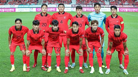 한국아시안컵: 축구와 김치의 만남, 그리고 우주 여행의 가능성